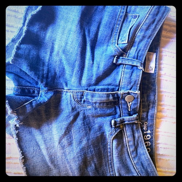 Gap Summercrop Jean shorts - Sz 25 - Picture 1 of 3